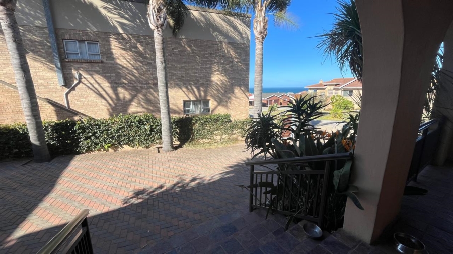 5 Bedroom Property for Sale in Wavecrest Eastern Cape